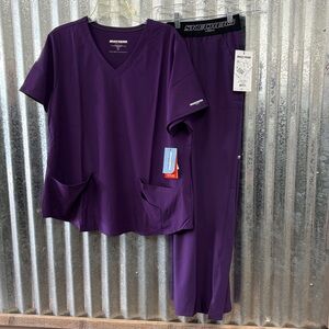 Women’s Scrub Set-Eggplant-2XL top/2XL Petite Length Pant